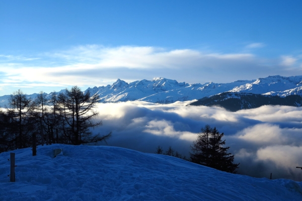 Majestätische Ausblicke über der Ruinaulta