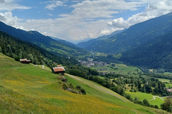 Sogn Benedetg – architektonische Perle in der Surselva